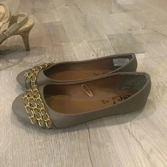 Etc women’s flats - Picture 3 of 5